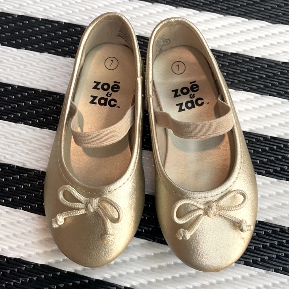 Gold slipper shoes